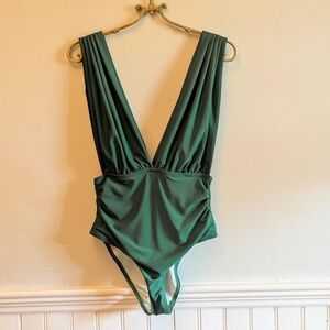 Cupshe Green RuchedOne Piece Swimsuit with Plunging Neckline